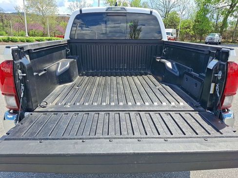 Used 2023 Toyota Tacoma SR5 AWD/4WD image 30