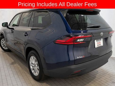 Certified 2025 Toyota Grand Highlander FWD image 3