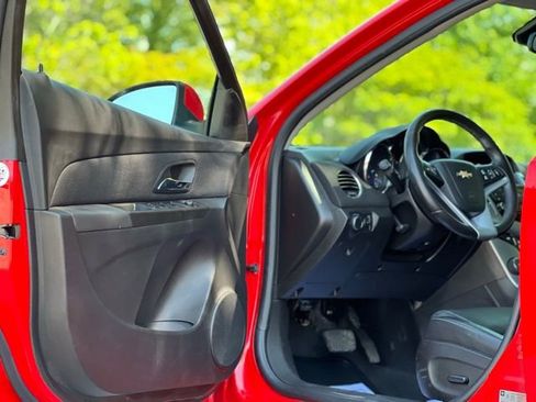 Used 2016 Chevrolet Cruze LTZ image 9