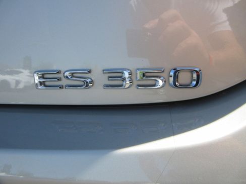 Used 2019 Lexus ES 350 w/ Accessory Package 2 FWD image 8