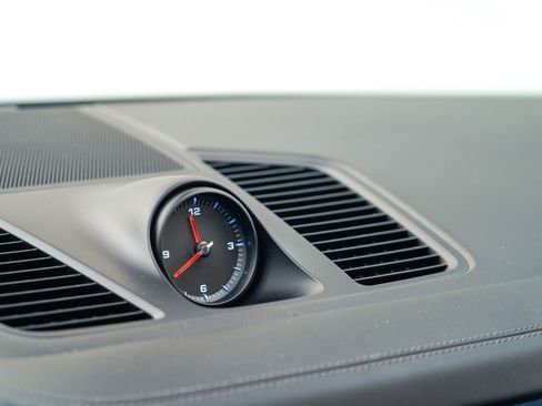 Used 2021 Porsche Cayenne S image 26