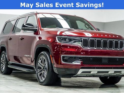 Used 2024 Jeep Wagoneer L Series II w/ Flexible Seating Group AWD/4WD image 4