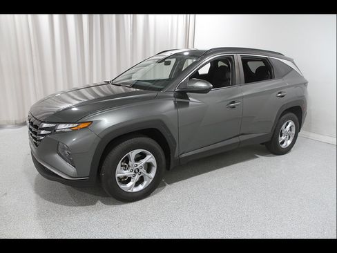 Certified 2023 Hyundai Tucson SEL AWD/4WD image 3