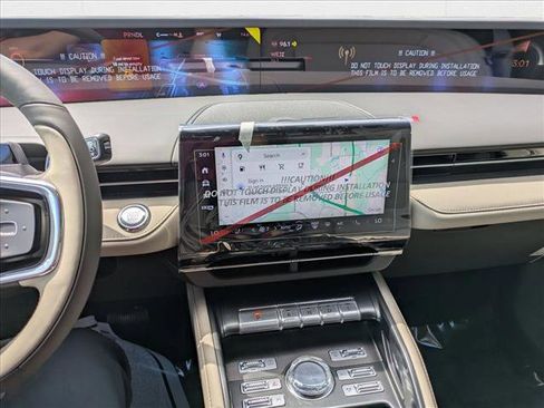 New 2025 Lincoln Nautilus Premier image 13