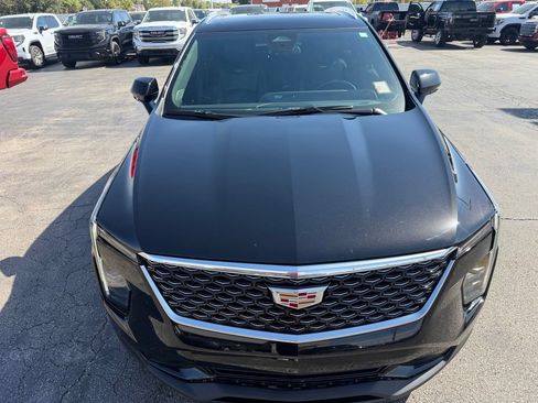 Used 2024 Cadillac XT4 Premium Luxury FWD image 9