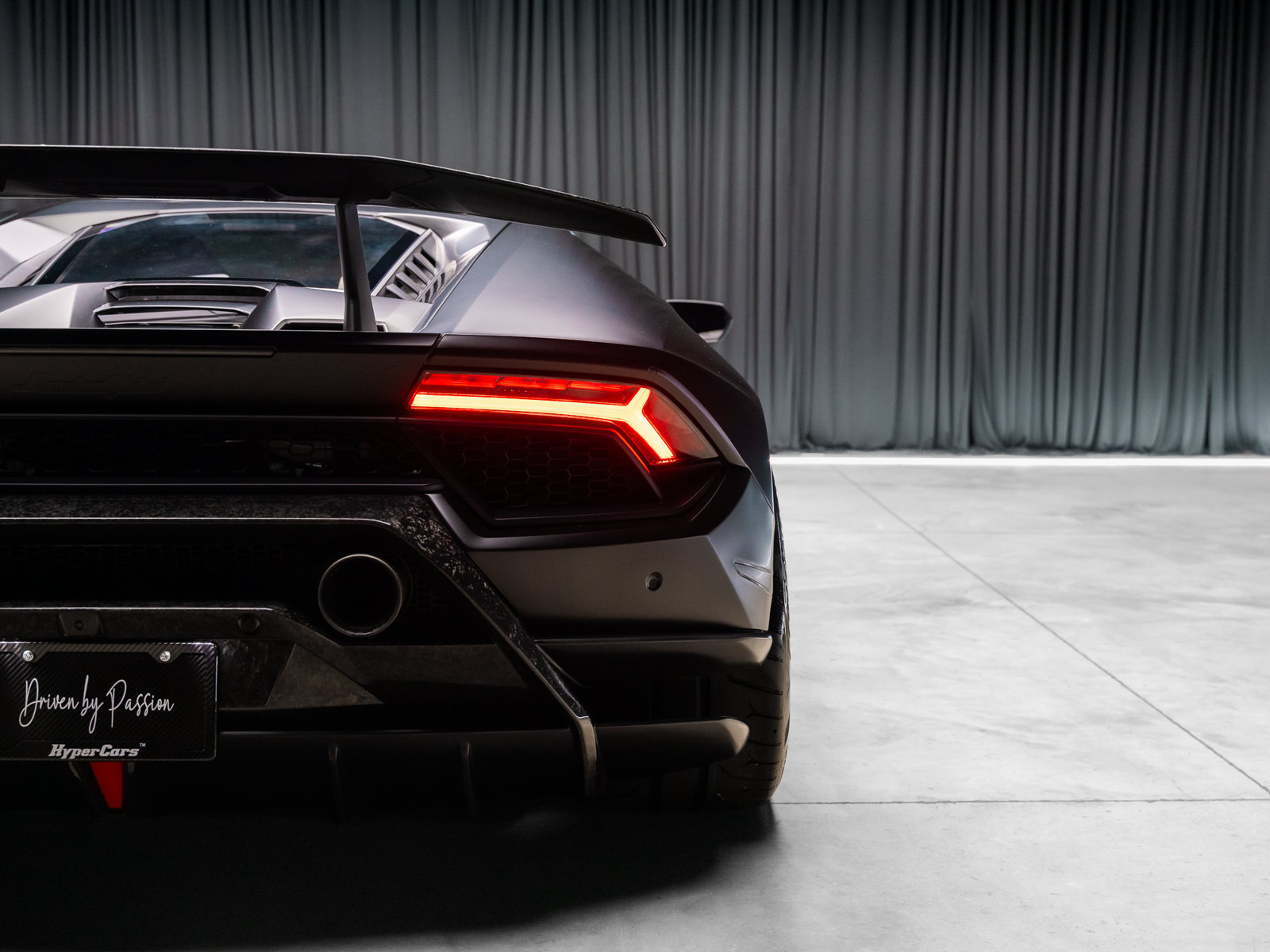 Used 2018 Lamborghini Huracan Performante AWD/4WD image 51
