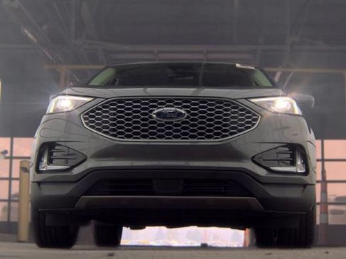 Used 2023 Ford Edge SEL w/ Convenience Package AWD/4WD image 4