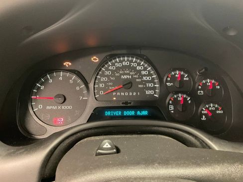 Used 2008 Chevrolet TrailBlazer LT image 2