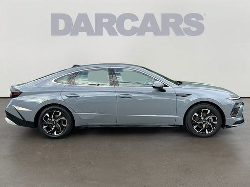 Used 2025 Hyundai Sonata SEL FWD image 8