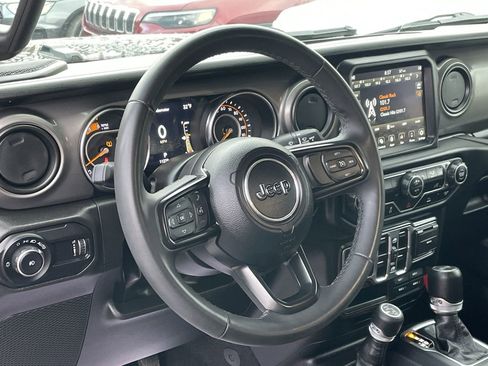 Used 2023 Jeep Wrangler Sport S image 24