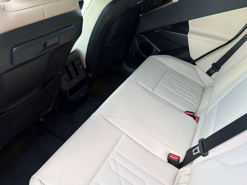 Used 2025 BMW X3 xDrive30i w/ Premium Package image 15