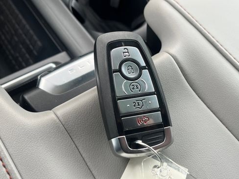 Certified 2025 Ford Expedition Active image 15