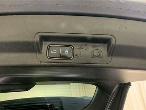 Certified 2022 Ford Explorer XLT w/ Equipment Group 202A image 20