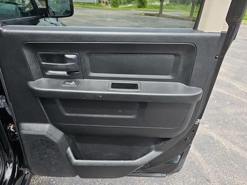 Used 2014 RAM 1500 Express AWD/4WD image 17