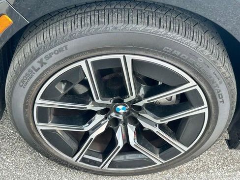 Used 2024 BMW 740i xDrive AWD/4WD image 27