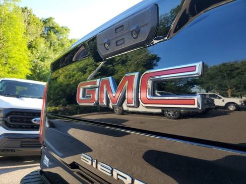 Used 2023 GMC Sierra 1500 AT4 w/ Technology Package image 6