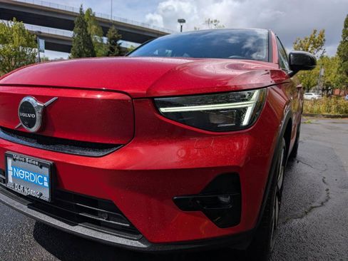 Used 2023 Volvo C40 P8 Recharge Ultimate w/ Protection Package Premier image 25