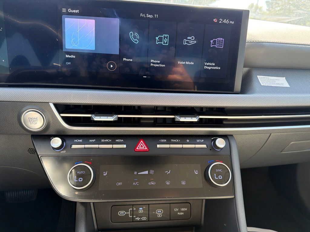 Used 2025 Hyundai Sonata SEL FWD image 16