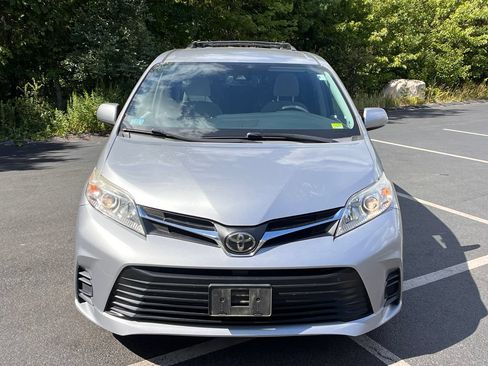 Used 2018 Toyota Sienna LE AWD/4WD image 8
