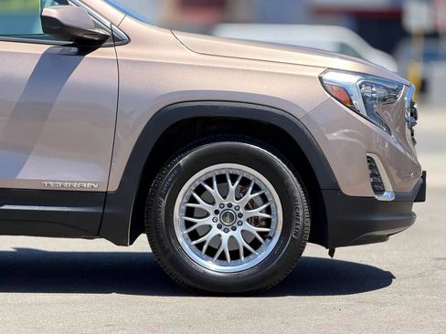 Used 2018 GMC Terrain SLE FWD image 21
