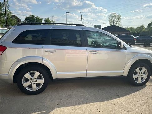 Used 2010 Dodge Journey SXT w/ Flexible Seating Group image 6