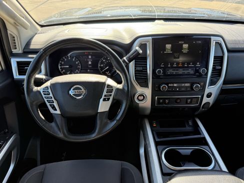 Used 2021 Nissan Titan SV w/ SV Convenience Package image 14