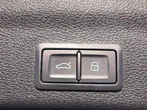 Used 2021 Audi A6 3.0T allroad Premium Plus w/ Executive Package image 13