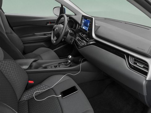 Used 2020 Toyota C-HR LE FWD image 32