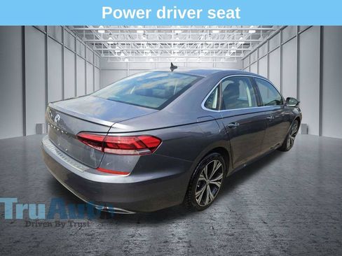 Used 2021 Volkswagen Passat 2.0T SE FWD image 2