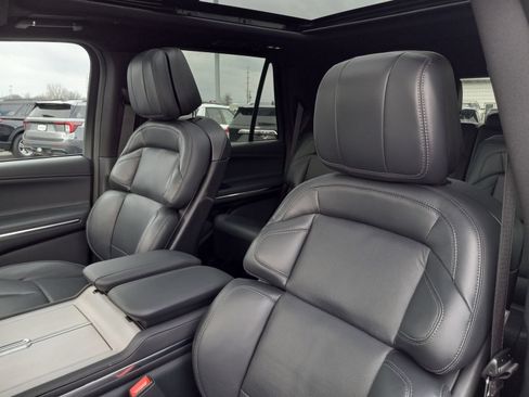 Used 2025 Lincoln Navigator Reserve w/ Jet Appearance Package AWD/4WD image 15