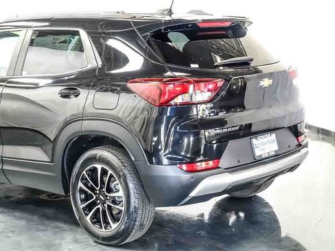 Certified 2024 Chevrolet TrailBlazer LT w/ LT Cold Weather Package FWD image 7
