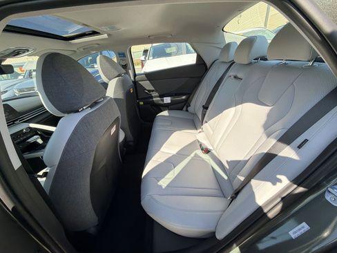 New 2026 Hyundai Elantra Limited FWD image 25
