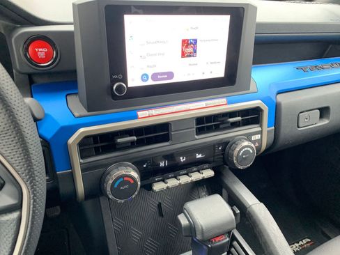 Used 2025 Toyota Tacoma TRD Off-Road image 18