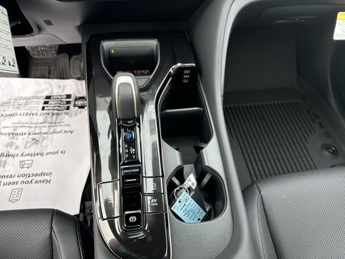 New 2025 Toyota Crown Signia w/ Advanced Technology Package image 21