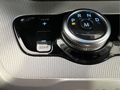 Used 2025 Ford Expedition Active AWD/4WD image 14