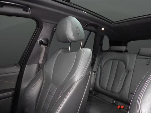 Used 2022 BMW X5 xDrive40i w/ M Sport Package AWD/4WD image 30