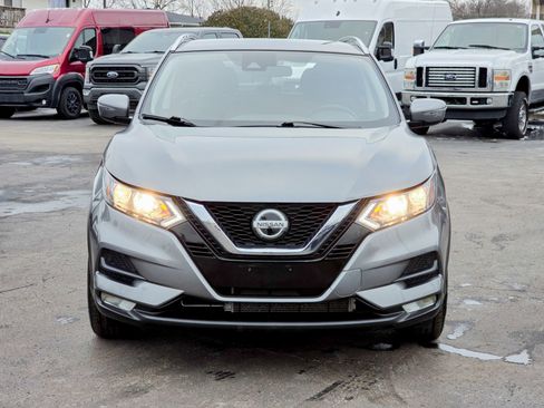 Used 2022 Nissan Rogue Sport SV image 3