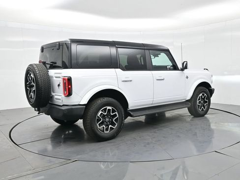 Used 2025 Ford Bronco Outer Banks image 7