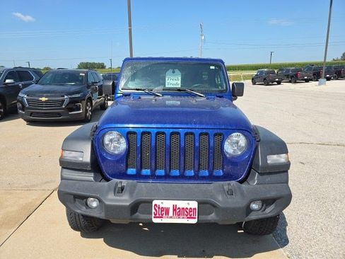Used 2020 Jeep Wrangler Unlimited Sport S AWD/4WD image 2