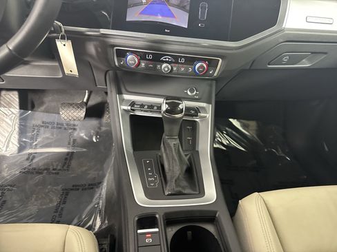 Used 2019 Audi Q3 2.0T Premium AWD/4WD image 15