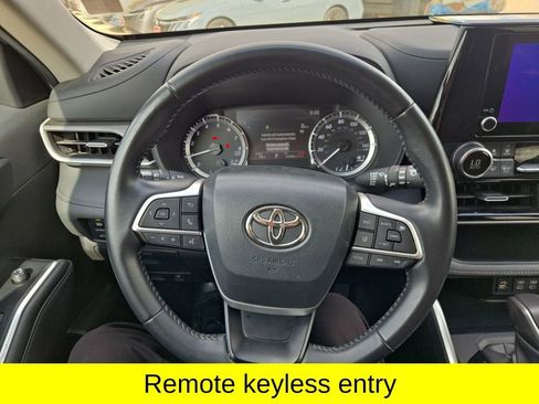 Used 2024 Toyota Highlander LE FWD image 18