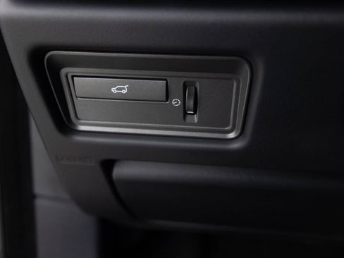 Used 2015 Land Rover Range Rover Evoque Pure Premium image 37