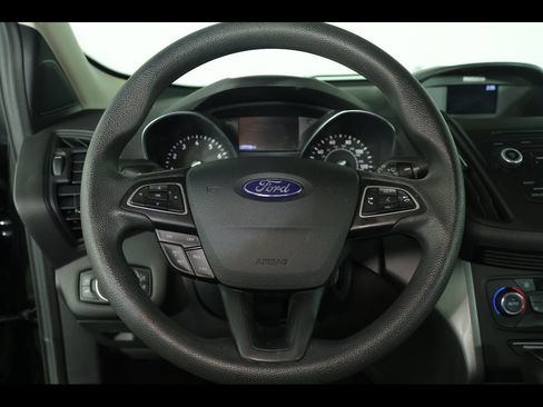 Used 2017 Ford Escape SE image 16