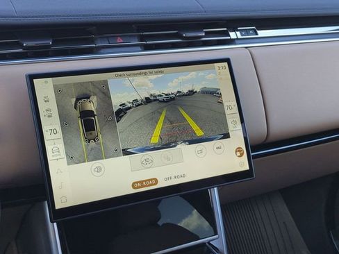 New 2026 Land Rover Range Rover SE image 10