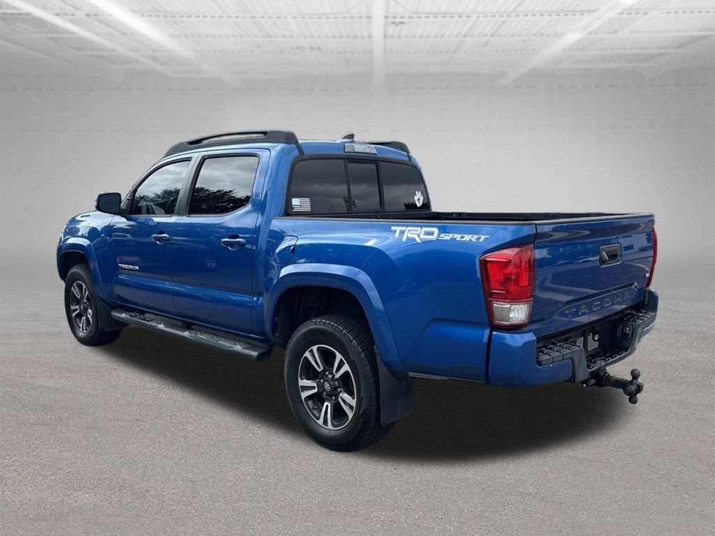 Used 2016 Toyota Tacoma TRD Sport w/ Towing Package RWD image 4