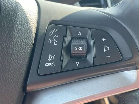 Used 2020 Chevrolet Trax LT w/ LT Convenience Package FWD image 23