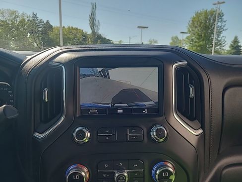 Used 2020 GMC Sierra 1500 AT4 w/ AT4 Premium Package AWD/4WD image 23