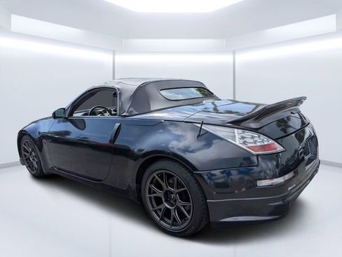 Used 2008 Nissan 350Z Touring RWD image 5