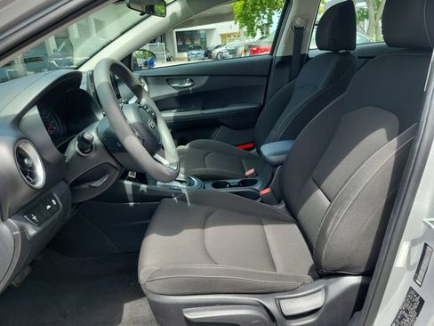 Used 2021 Kia Forte LXS FWD image 13