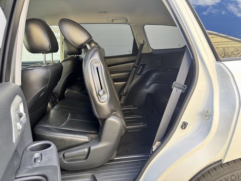 Used 2014 Nissan Pathfinder SL AWD/4WD image 22